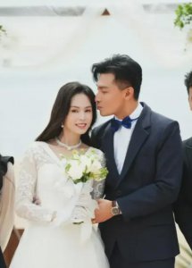 ​六旬李若彤短剧里当主演，状态超级好，新娘妆太美了！