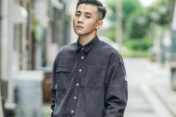 男生初秋穿什么衬衫好看 男生初秋衬衫搭配图片