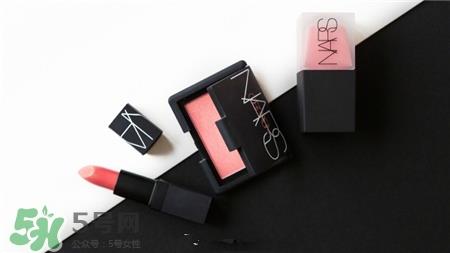 nars高潮唇膏是什么颜色?nars高潮唇膏试色
