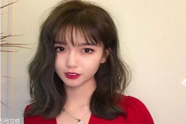 黑茶色是黑色吗 黑茶色和亚麻色有什么区别