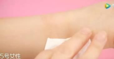 眼部打底可以用什么代替？让眼妆更贴合