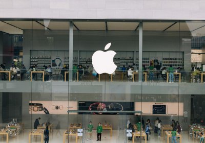 ​苹果大跌近3%！分析师：iPhone 16系列首周末预购销量较15系列降12.7%