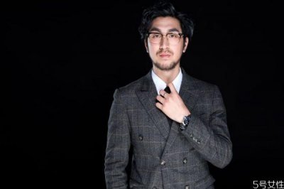 ​小西装皱了怎么办 小西装怎么叠