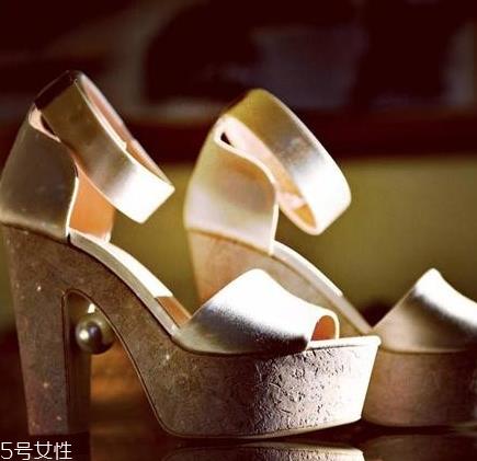 nicholas kirkwood是哪个国家的牌子？把优雅穿在脚上