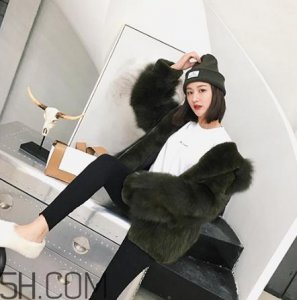 ​獭兔毛和羊羔毛哪个好？獭兔毛和羊毛哪个暖和？