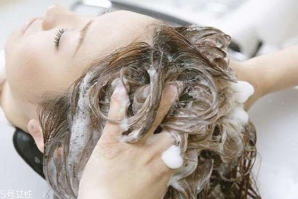 头发爱出油怎么办 4招让你告别油性发质