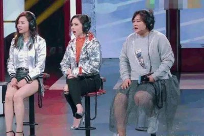 ​邓紫棋真实身高到底多少？跟梁咏琪站在一起，居然矮了一大截