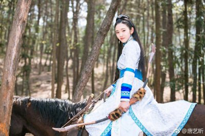 ​唐艺昕：最新《独步天下》高清剧照，最后一张相当撩！