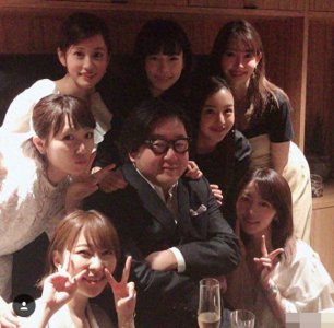 ​AKB新老成员为秋元康庆生，满屏的小仙女，你认识几个？