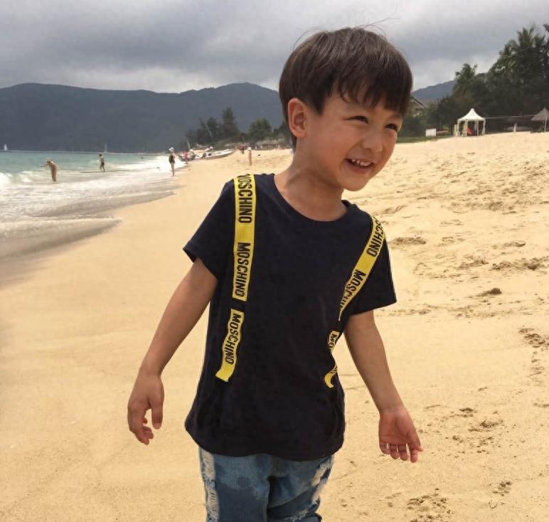 田亮儿子森碗的7秒记忆，太萌啦！小亮仔跟爸爸神相似！