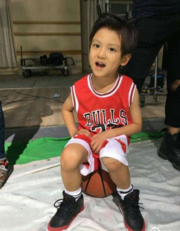 田亮儿子森碗的7秒记忆，太萌啦！小亮仔跟爸爸神相似！