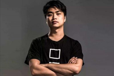 ​中国电竞第一人李晓峰：从网瘾少年到世界冠军，曾被父亲说没救了