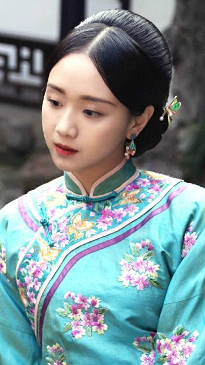 内地新生代小花曾淇