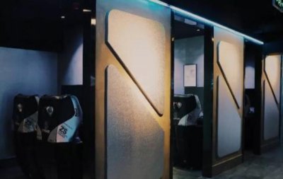 ​北京吃鸡网咖，2人通宵要1888元，看到网管小姐姐后，网友：值了