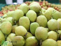香梨表面一层滑滑的是什么？香梨表面为什么油油的？