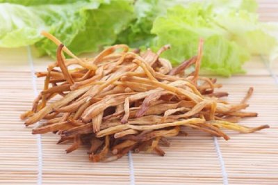 ​干黄花菜要煮多久才能吃 干黄花菜可以直接煮吗