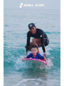 ​36岁李彩烨退出娱乐圈，步入婚姻生活非常幸福，海上冲浪成为新乐趣