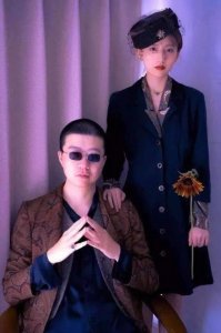 ​虽然李诞长相憨厚，但是却拥有一个从漫画里走出来的女朋友！