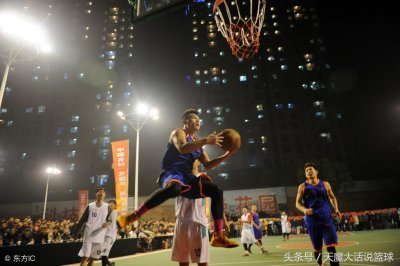 ​篮球经典战术：破2—3联防就是这么简单 你也可以成为战术大师