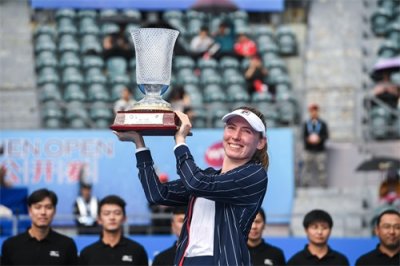 ​网球——WTA深圳公开赛：亚历山德罗娃获得冠军