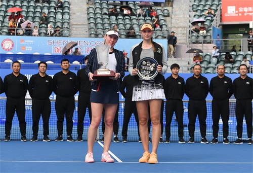 网球——WTA深圳公开赛：亚历山德罗娃获得冠军