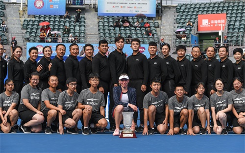 网球——WTA深圳公开赛：亚历山德罗娃获得冠军
