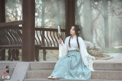 ​小说：太子陷害，让王爷娶了一个傻子王妃，洞房时才知傻子并不傻