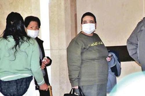 何超雄经历了什么为什么那么胖年轻时美貌照？何超雄为何不要财产