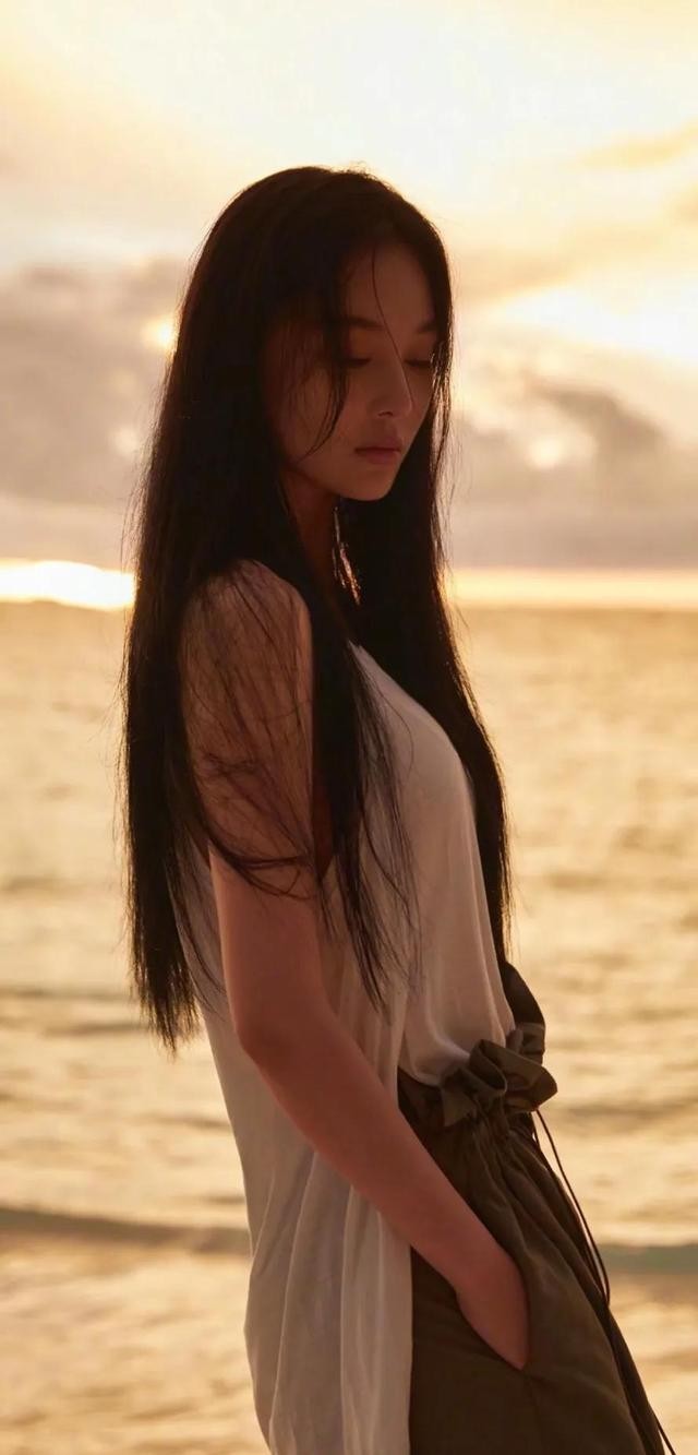 张燕是张馨予原名吗（明星军嫂张馨予介绍）