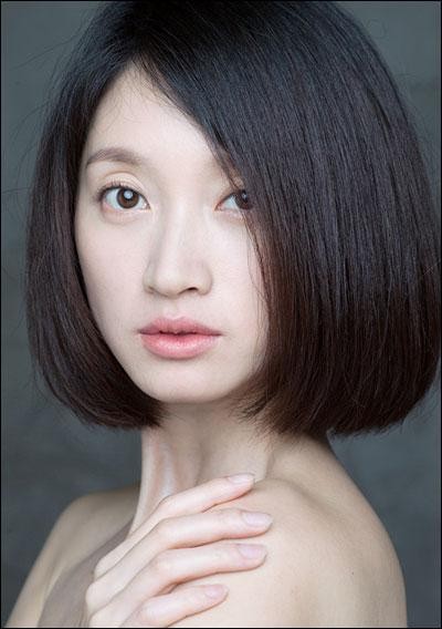 朱亚文和老婆婚纱照（朱亚文老婆孕肚凸起发福变样）(10)