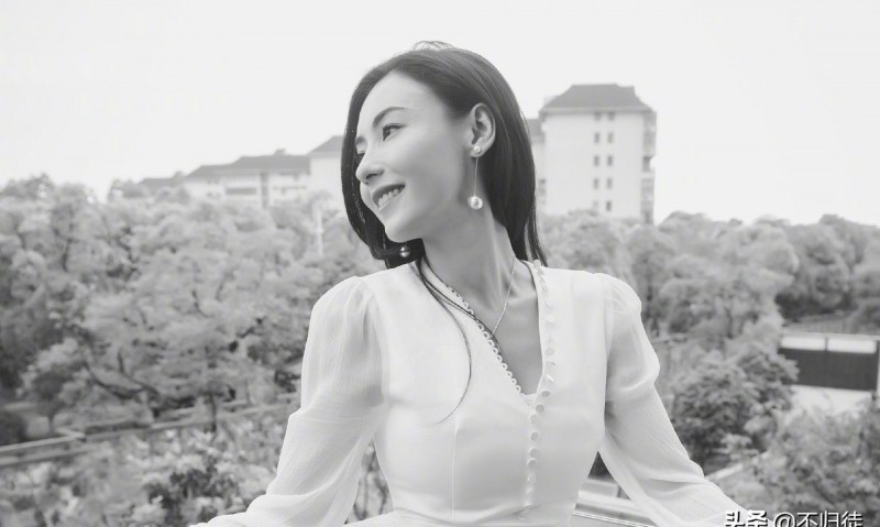杨幂和谢霆锋宣布大婚（杨幂维权告造谣者将赔偿6万）