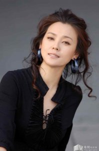 ​梁爱琪 梁爱琪个人资料胸好大内衣胸围照曝光,胸大女孩穿什么衣服好