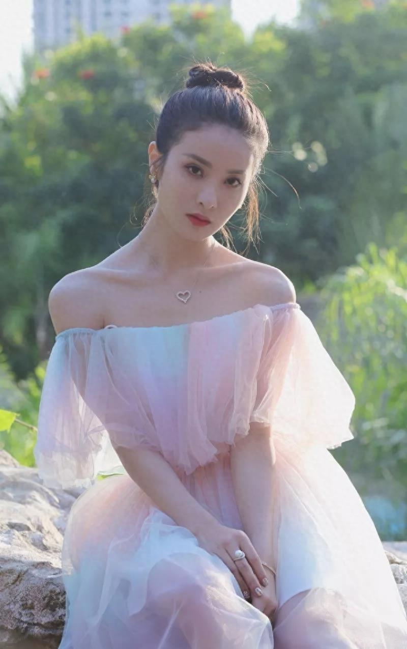 赖雨濛手机壁纸图片照片合集，可可爱爱的仙女小姐姐来啦