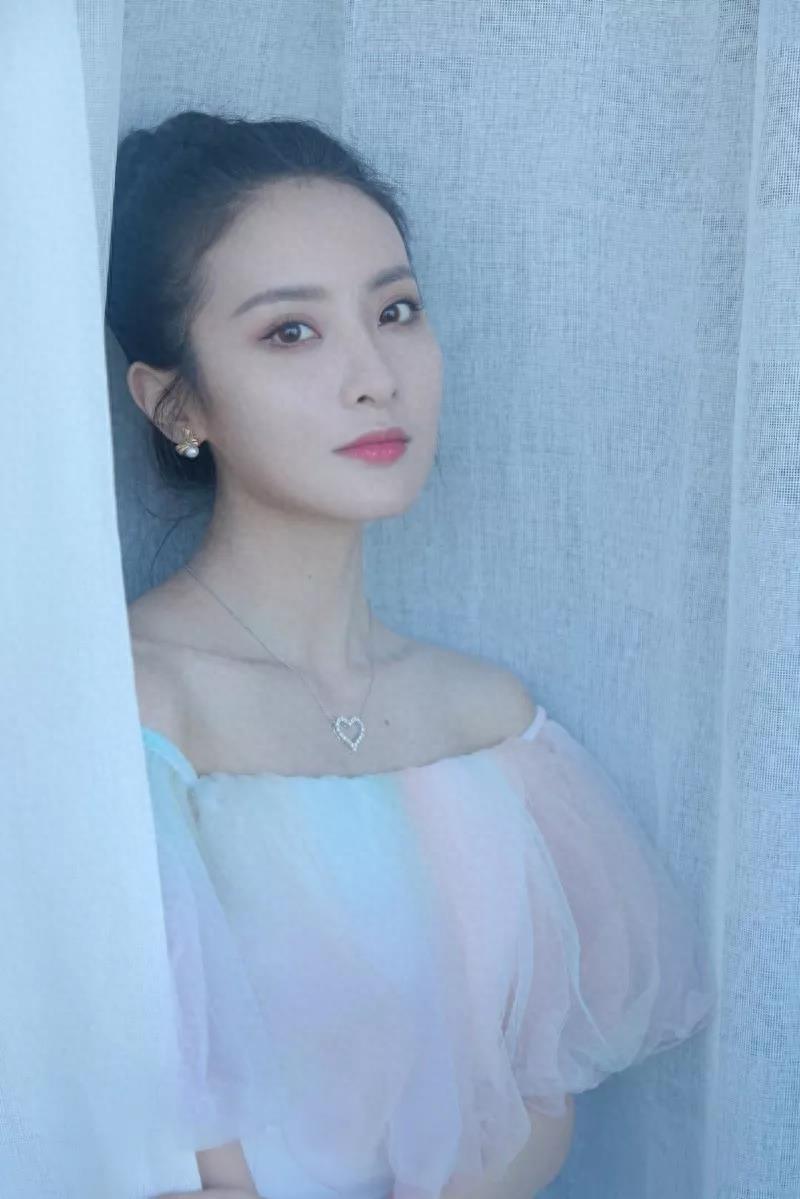 赖雨濛手机壁纸图片照片合集，可可爱爱的仙女小姐姐来啦