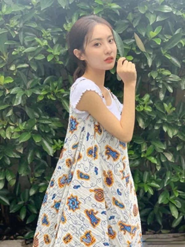 赖雨濛手机壁纸图片照片合集，可可爱爱的仙女小姐姐来啦