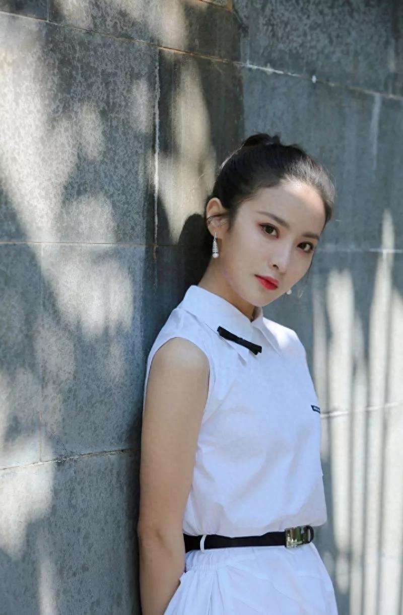 赖雨濛手机壁纸图片照片合集，可可爱爱的仙女小姐姐来啦