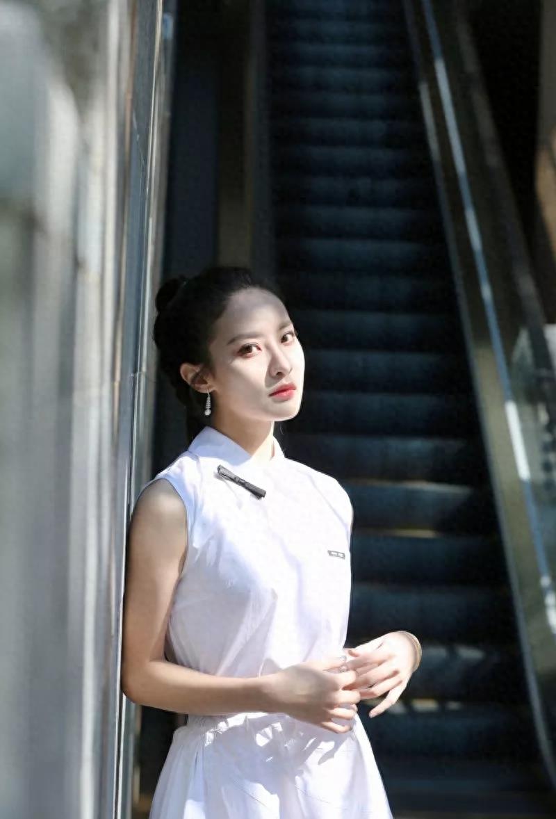 赖雨濛手机壁纸图片照片合集，可可爱爱的仙女小姐姐来啦