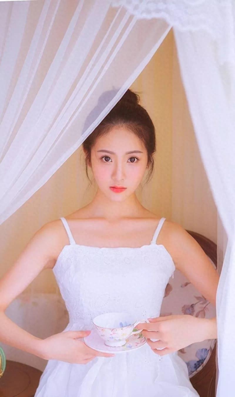 赖雨濛手机壁纸图片照片合集，可可爱爱的仙女小姐姐来啦