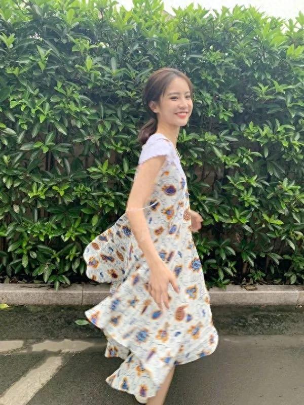 赖雨濛手机壁纸图片照片合集，可可爱爱的仙女小姐姐来啦