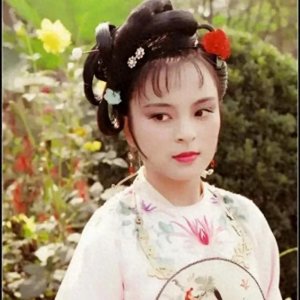 ​东方闻樱：从演员转型为十佳制片人，二婚嫁导演获幸福