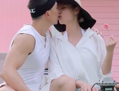 真情侣就是比假cp好磕 刘畊宏vivi中餐厅好甜