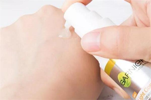 卡尼尔美白精华真假鉴定 卡尼尔美白精华要避光吗 卡尼尔美白精华真假鉴定 卡尼尔美白精华要避光吗