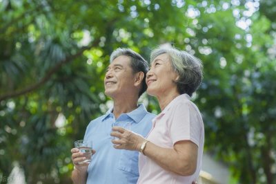 五十多岁女人还有婚外情?2个真实故事揭示婚姻中的危机!