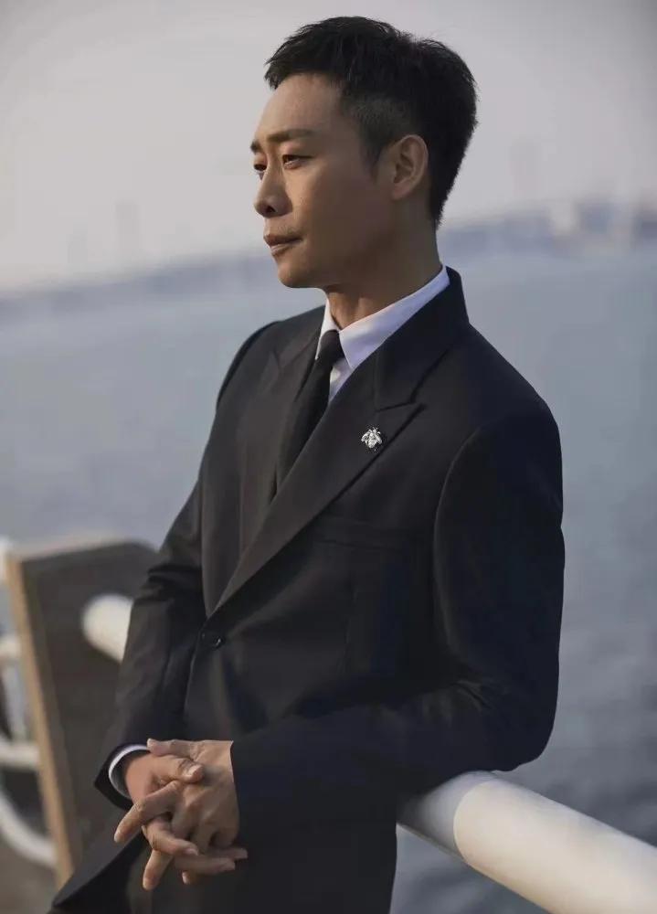 张译老婆是谁(张译:娶二婚的钱琳琳,钱也归她管,成名后更爱她)