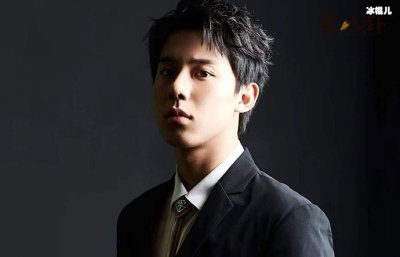 ​周奇向俞星在不该恋爱的年纪相爱，恋情曝光火速分手！