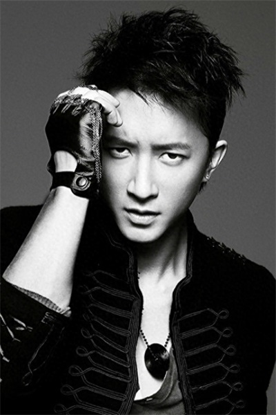 细数那些水瓶座的男明星,看看哪个和你更配