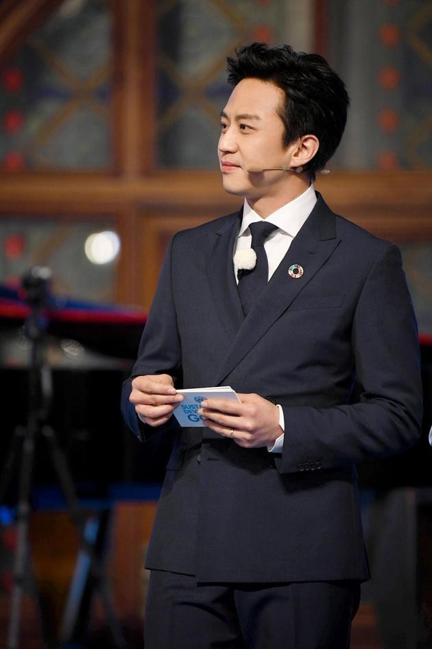 邓超全英文发博(邓超还将在联合国用英语演讲)