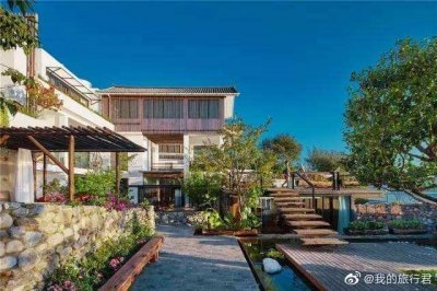 下关风,上关花,下关风吹上关花。苍山雪,洱海月,洱海月映苍山雪