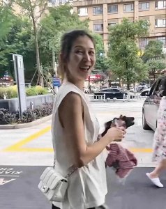 49岁蔡少芬曝光素颜照,她的美脱离尘世,网友大呼惊艳!