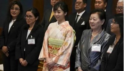 日本“最美公主”独自出国访问,从小受瞩目戴戒指、涂指甲油都被放大检视